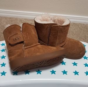 Uggs boots toddler